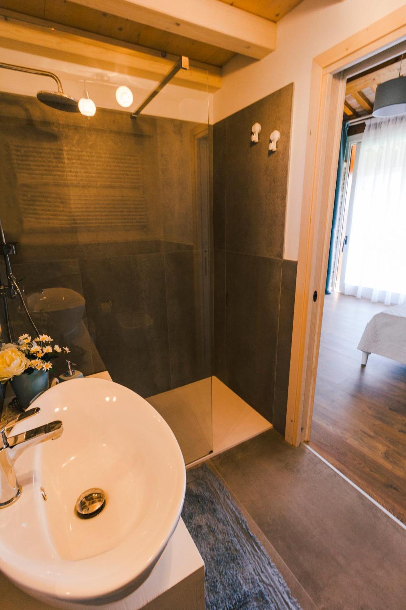 B&B Al Fienile 파데르도 델 그라파 외부 사진